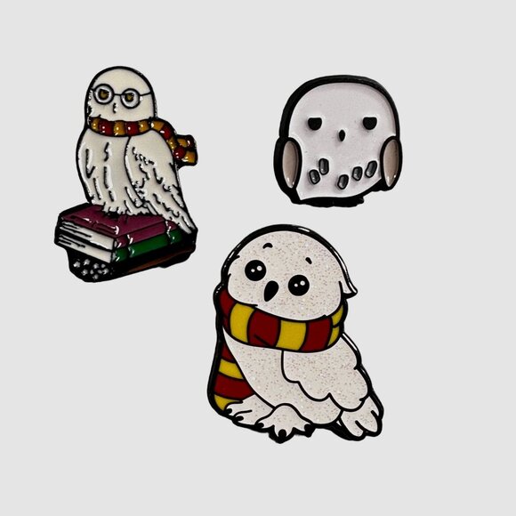 Hedwig Owl Scarf Lapel Pin Books Brooch Badge Accessories Jewelry Gift Pin - Picture 1 of 6